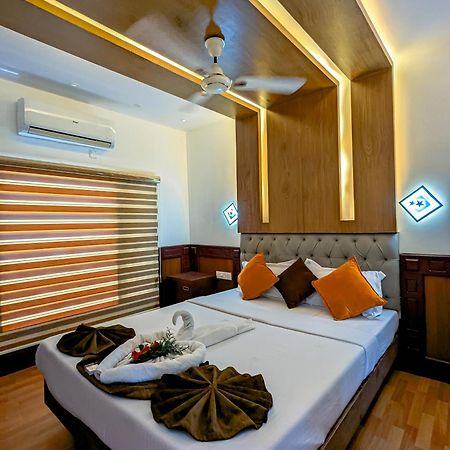 Grand Villa Houseboat Kumarakom Exterior foto