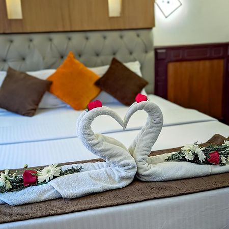 Grand Villa Houseboat Kumarakom Exterior foto