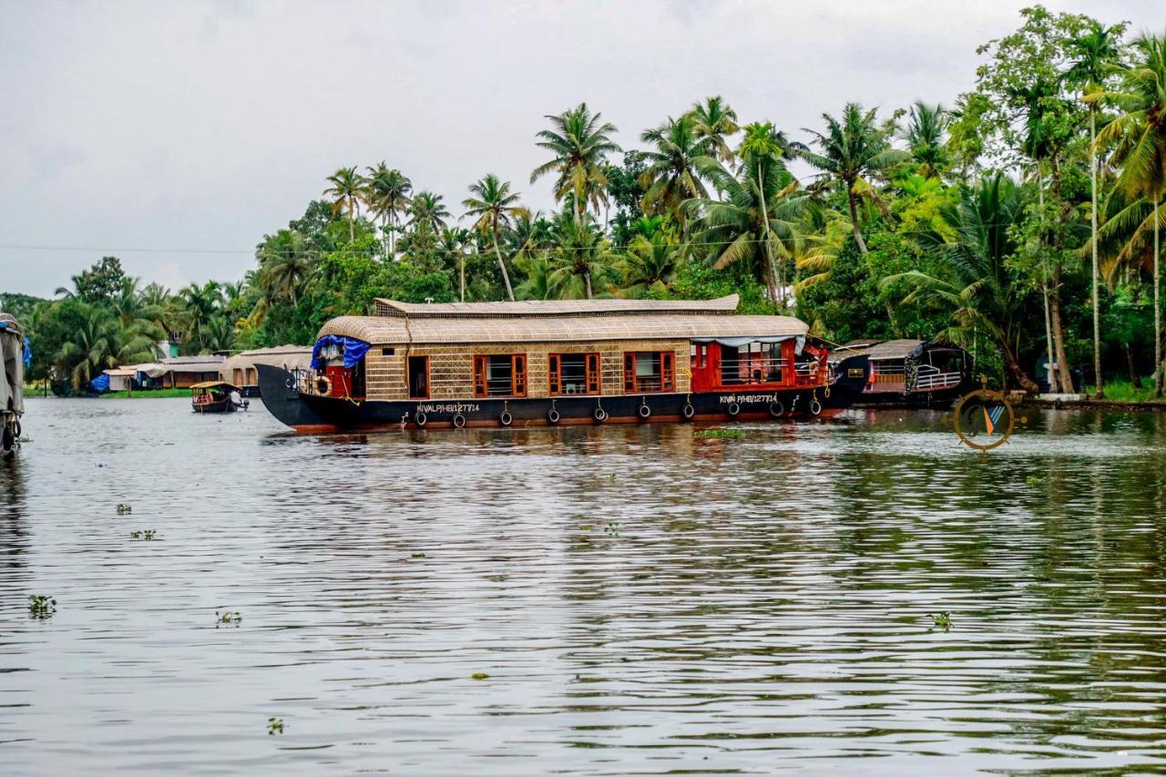 Grand Villa Houseboat Kumarakom Exterior foto