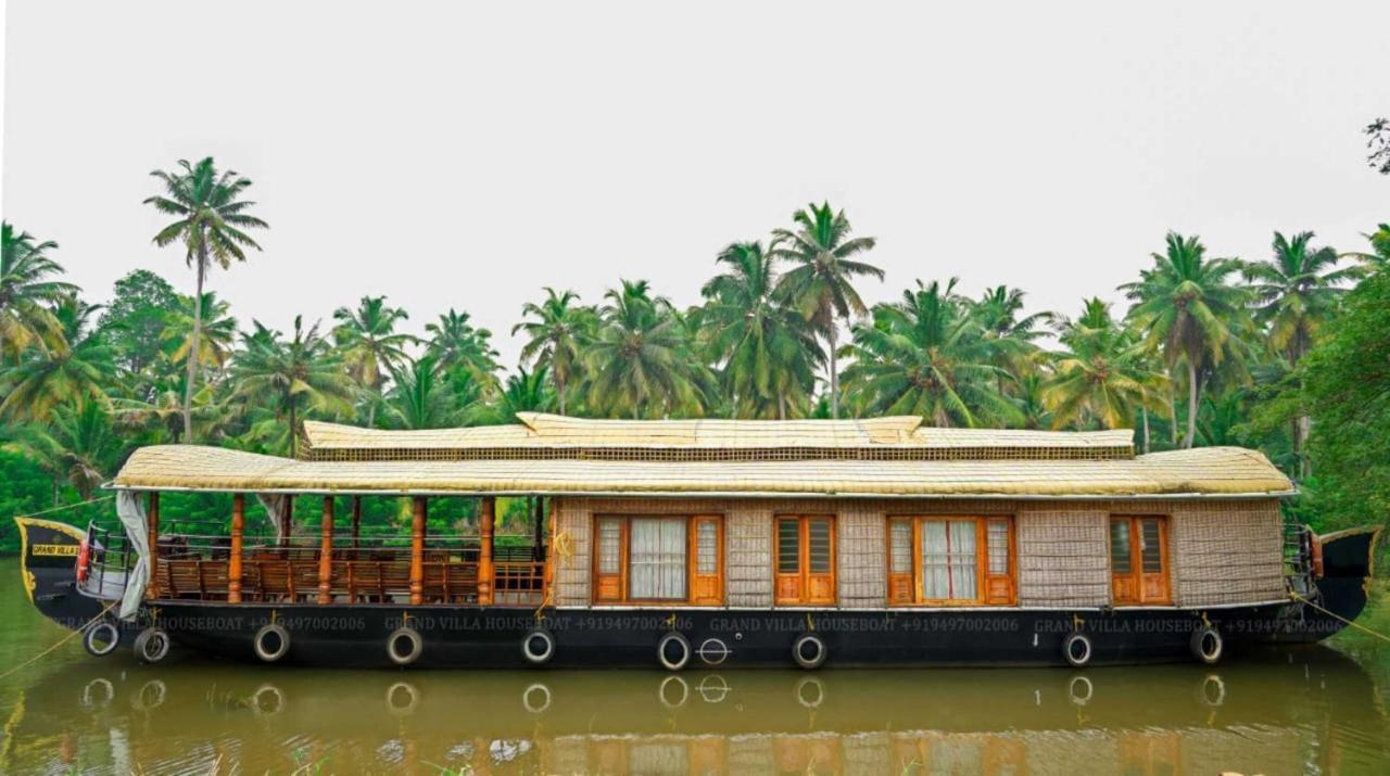 Grand Villa Houseboat Kumarakom Exterior foto
