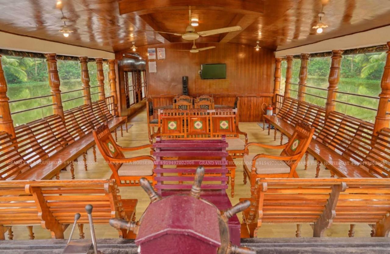 Grand Villa Houseboat Kumarakom Exterior foto