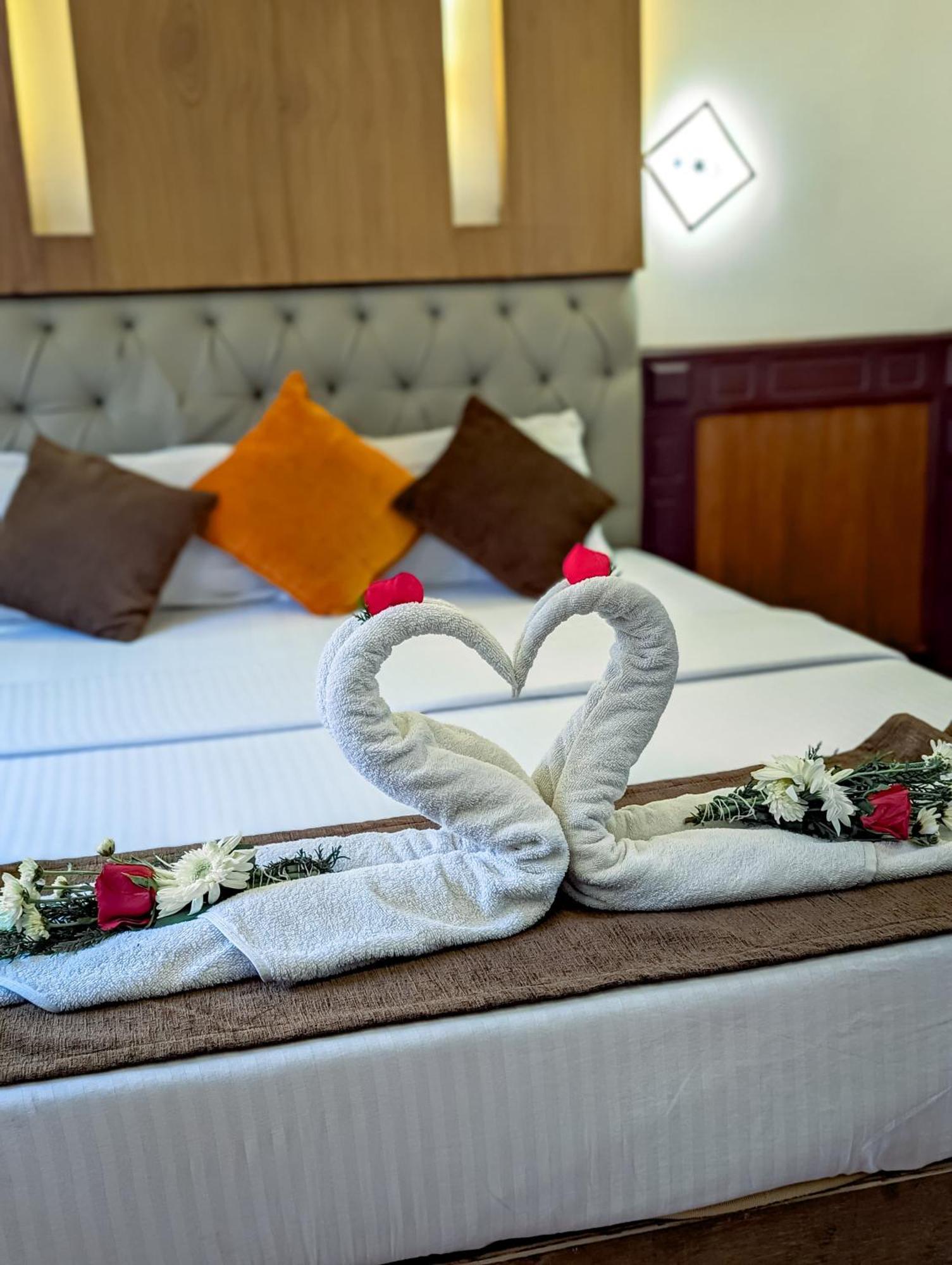Grand Villa Houseboat Kumarakom Exterior foto